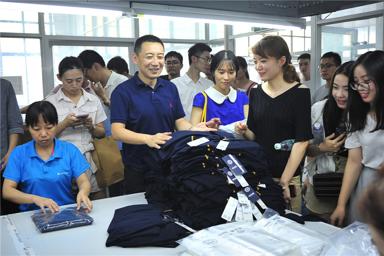 融入故事会 共筑中嘉梦——金百博中嘉公司青年员工参观生产基地感受企业文化
